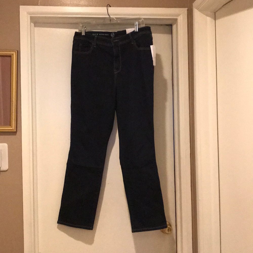 Classic fit straight leg Jeans